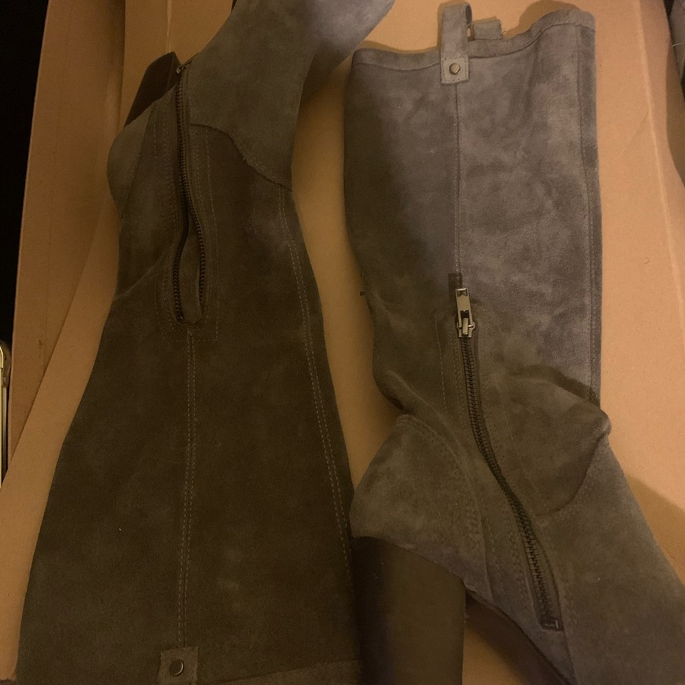 Ugg heels Gray Suede Boots - Picture 4 of 5